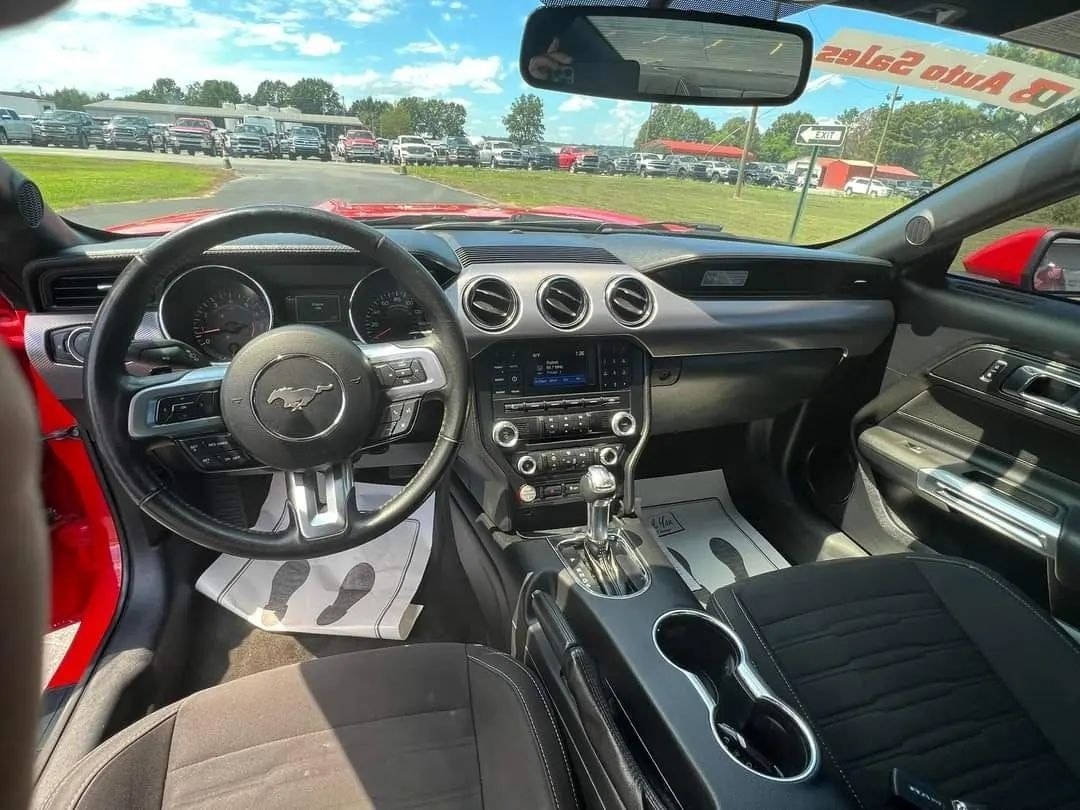 2015 Ford – 4-Door Sedan - Image 2