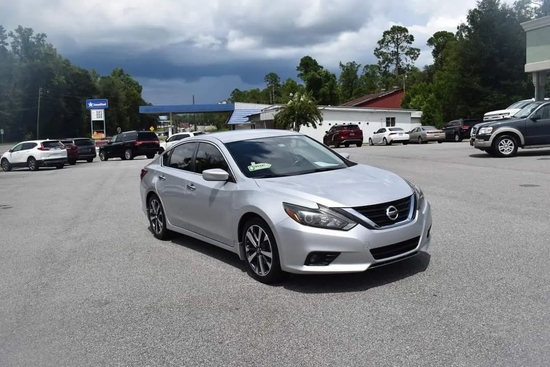 2017 Nissan Altima – 4-Door Sedan - Image 3