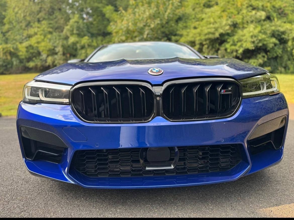 BMW F90 M5 – 4.4L Twin-Turbo V8 (AWD)