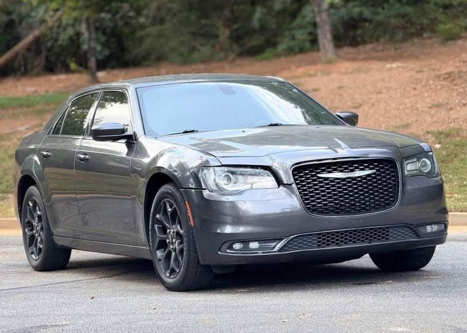 2018 Chrysler 300 – Full-Size Sedan