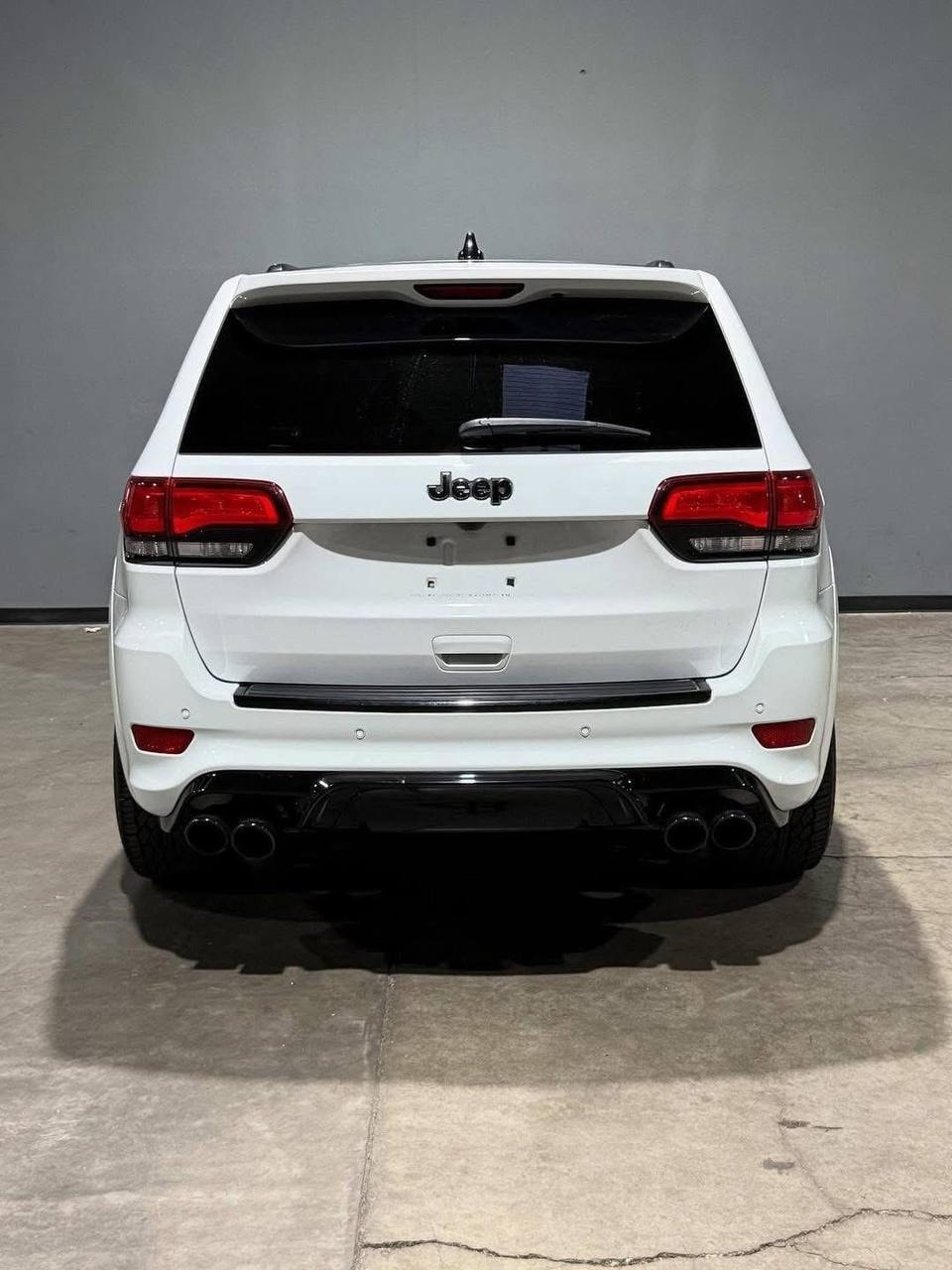 2018 Jeep Grand Cherokee TrackHawk – 6.2L Supercharged SUV - Image 2