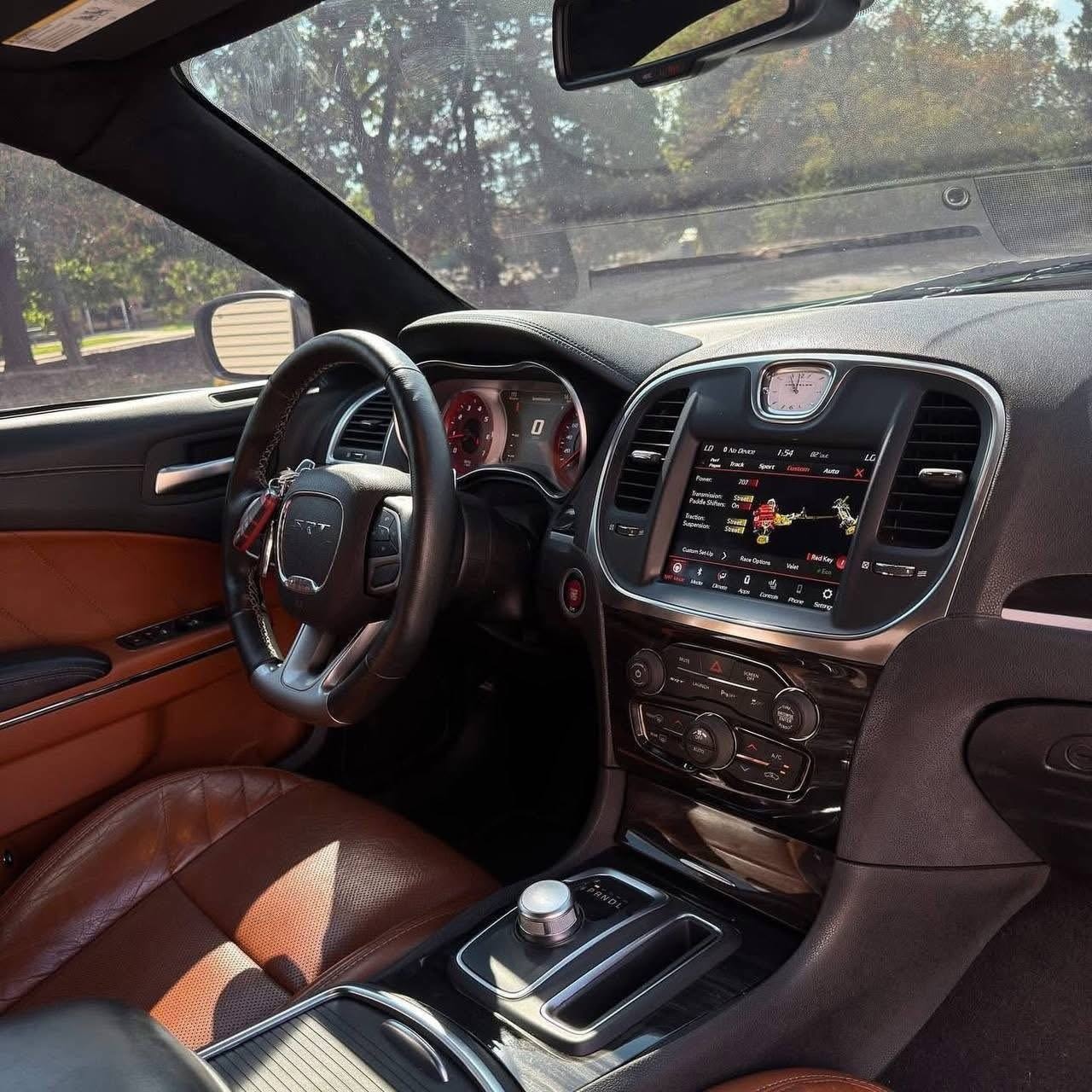 2015 Chrysler 300 SRT – 6.4L Performance Sedan - Image 4