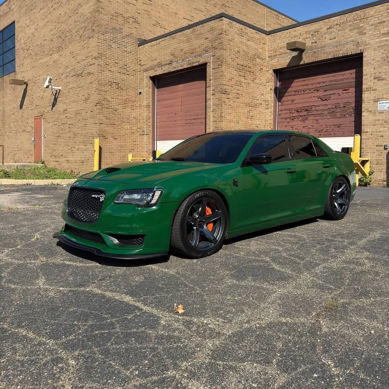 2015 Chrysler 300 SRT – 6.4L Performance Sedan